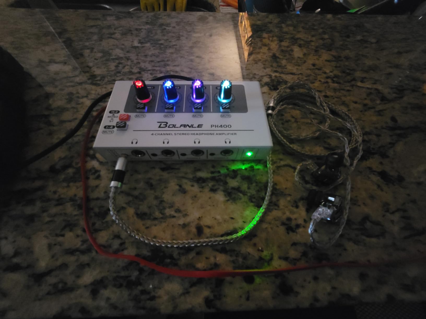 Bolanle PH800 8-Channel Headphone Amplifier with High Output Power, 16-Output Headphone Splitter customer photo 2