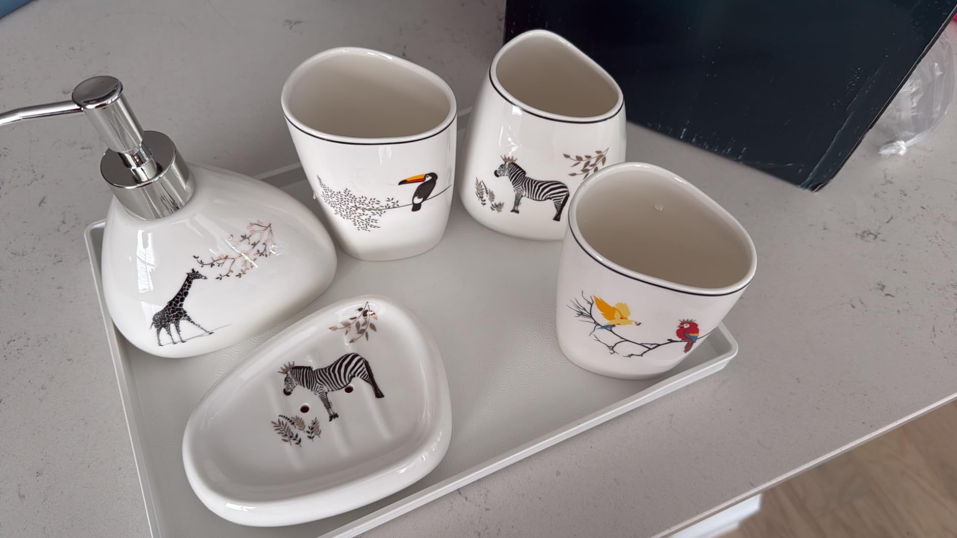 Ceramics White Bathroom Accessories Set, Gold Marble Look Bathroom Decor, Modern 6 Piece Bathroom Accessory Set, Complete with Soap Dispenser, Toothbrush Holder, Tumbler, Tray Countertop customer photo 1