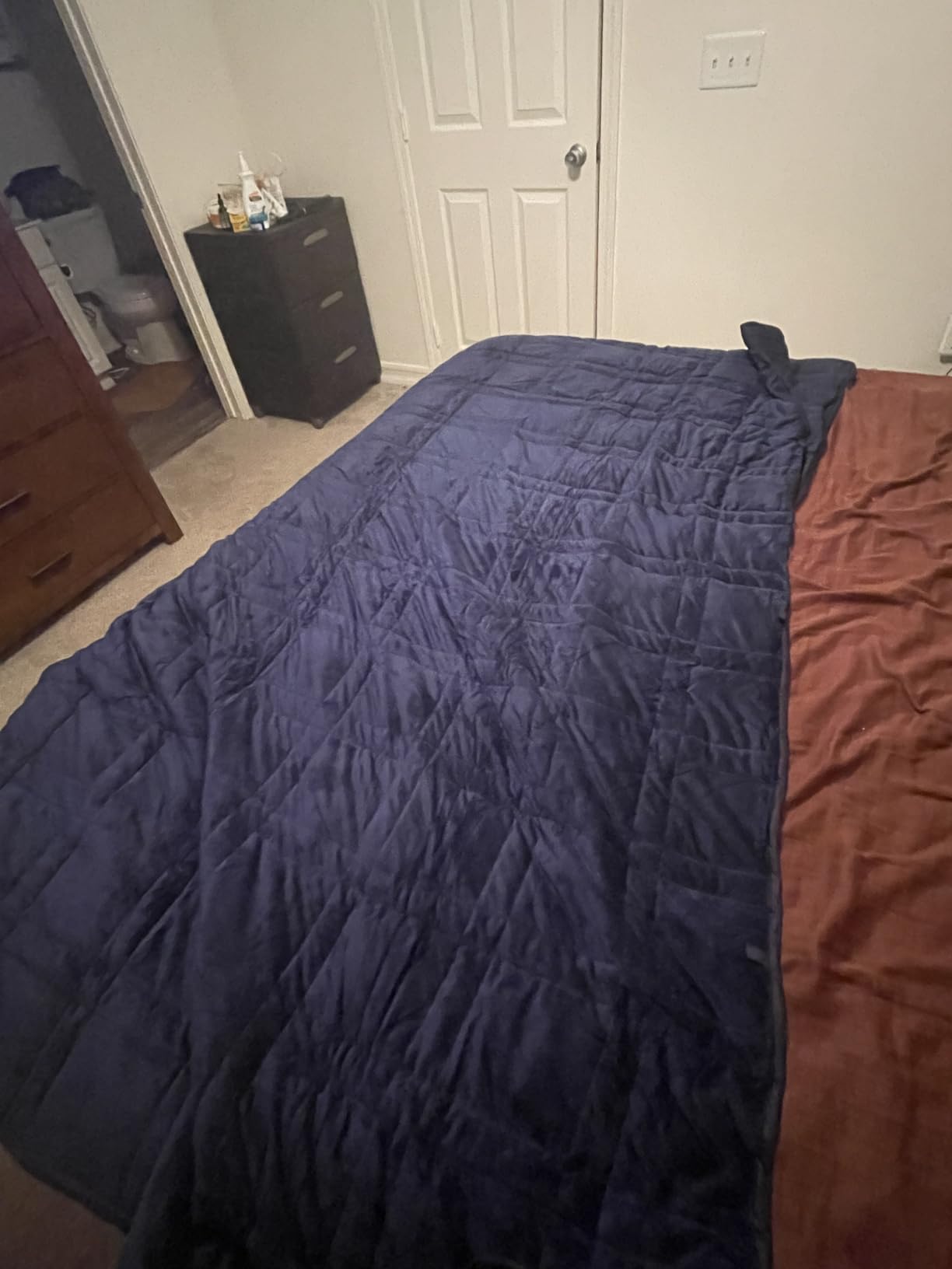 King Size Weighted Blanket 20lbs(88''x104'', Dual-Sided), Reversible King Weighted Blanket with Cozy Warm Velvet & Cooling Tencel Fabric for Adults & Couple All Season - Carry Bag Included, Navy Blue customer photo 2