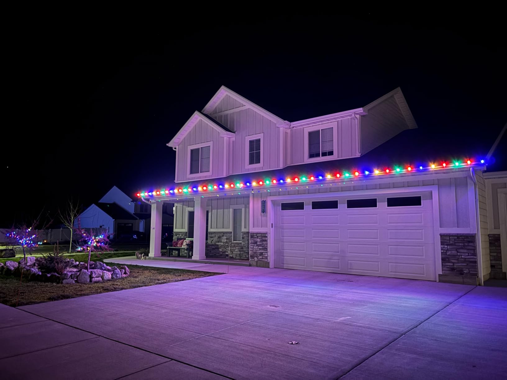Pro Christmas C9 LED Christmas Light Kit for Rooflines & Pathways - DIY Cut to Length, Outdoor Commercial Grade (Green Wire w/Vampire Plugs, 100 Bulbs, 100 ft) Warm White customer photo 1