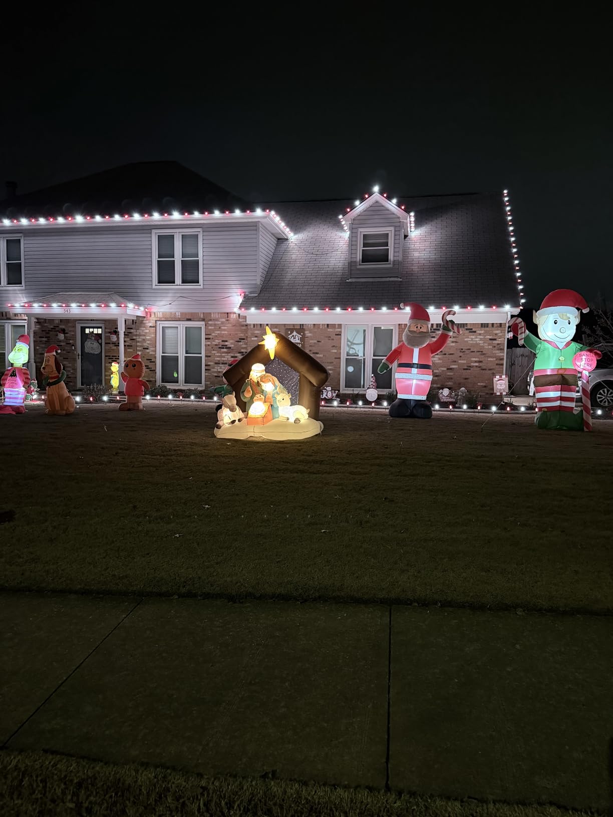 Pro Christmas C9 LED Christmas Light Kit for Rooflines & Pathways - DIY Cut to Length, Outdoor Commercial Grade (Green Wire w/Vampire Plugs, 100 Bulbs, 100 ft) Warm White customer photo 2