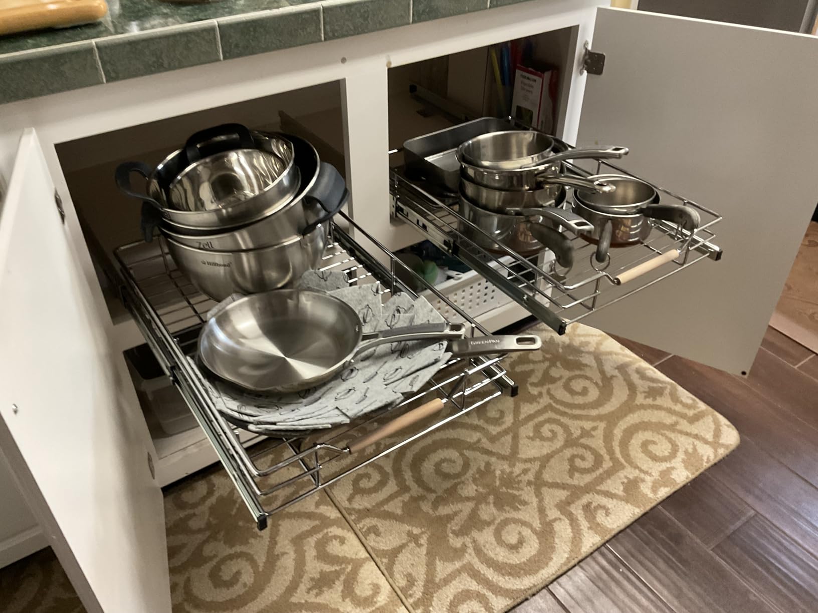 Pull out Cabinet Organizer, 15