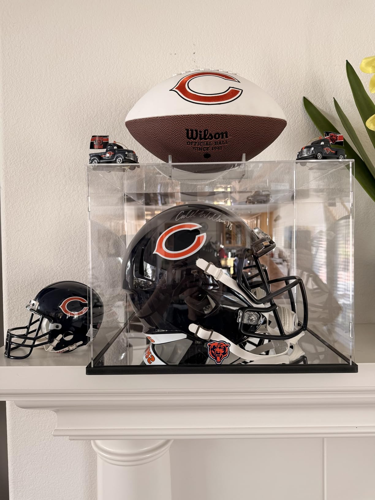 Acrylic Football Helmet Display Case Full Size with Mirror Back and Base, UV Protection Dustproof Clear Cube Box for Sports Memorabilia Storage, Assembly Required (14.9