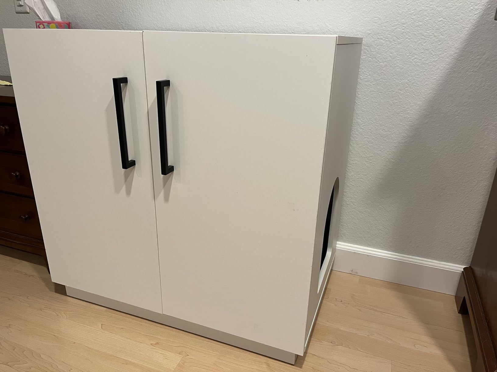 Large/Tall Litter Box Enclosure, Modern Wooden Litter Box Furniture for XL Litterbox with Hidden Storage as Sideboard Cabinet (White) customer photo 1