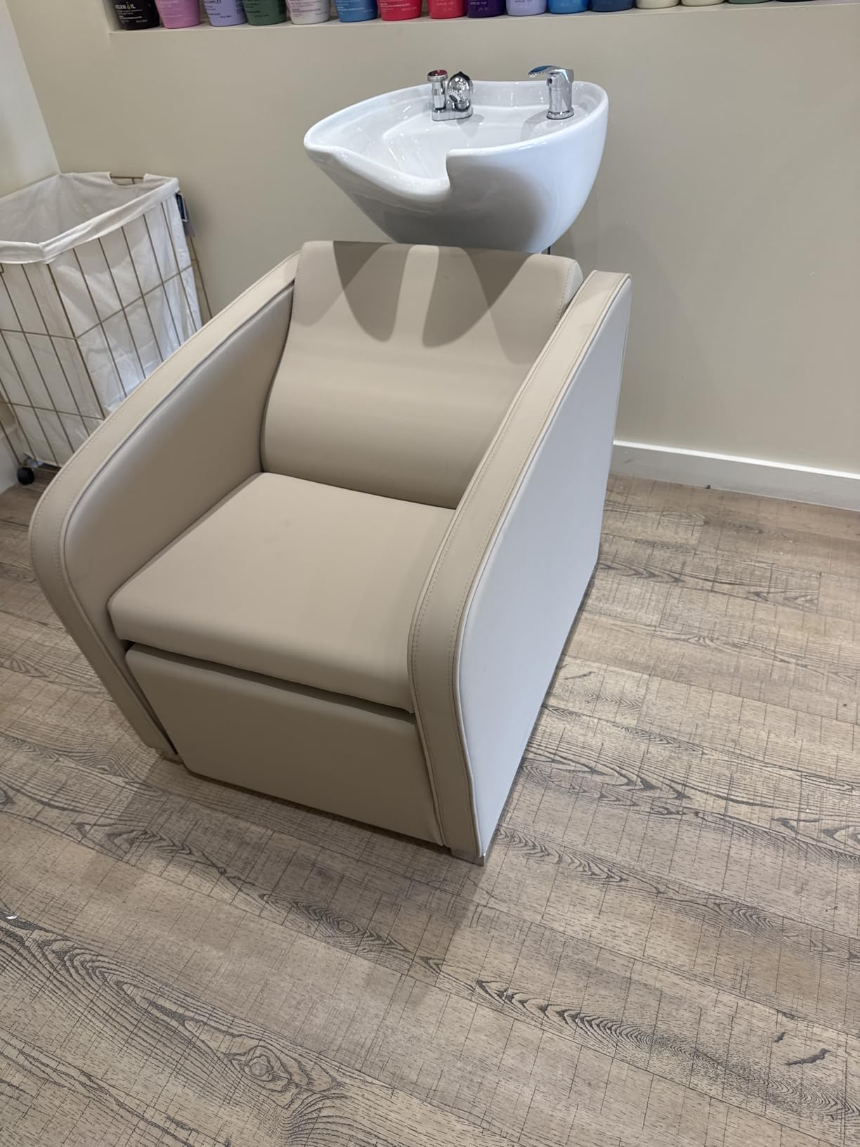 BarberPub Backwash Shampoo Station Chair, Adjustable Porcelain Ceramic Hair Wash Bowl Sink Unit Station, Reclining Shampoo Station Chair for Spa Beauty Salon Hair Salon Equipment customer photo 1