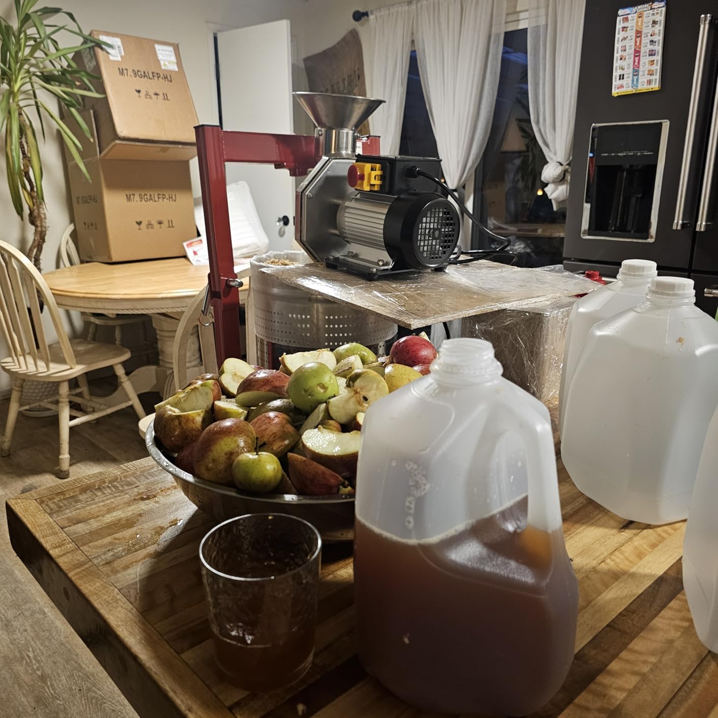 550W Mosakar Fruit Apple Crusher. Whole Apple Pear Potato Grinder. Make Fine Pulp. Portable Stainless Steel Fruit Scratter Pulper for Wine Juice Cider Press customer photo 2