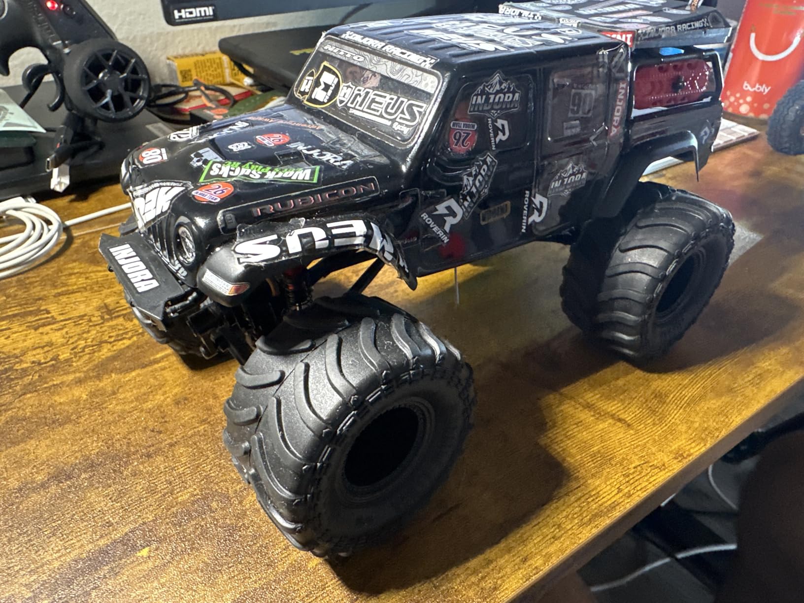 Axial RC Truck SCX24 Jeep Gladiator 4 Wheel Drive Rock Crawler Brushed RTR Nothing Needed to Complete Ready-to-Run Green customer photo 2