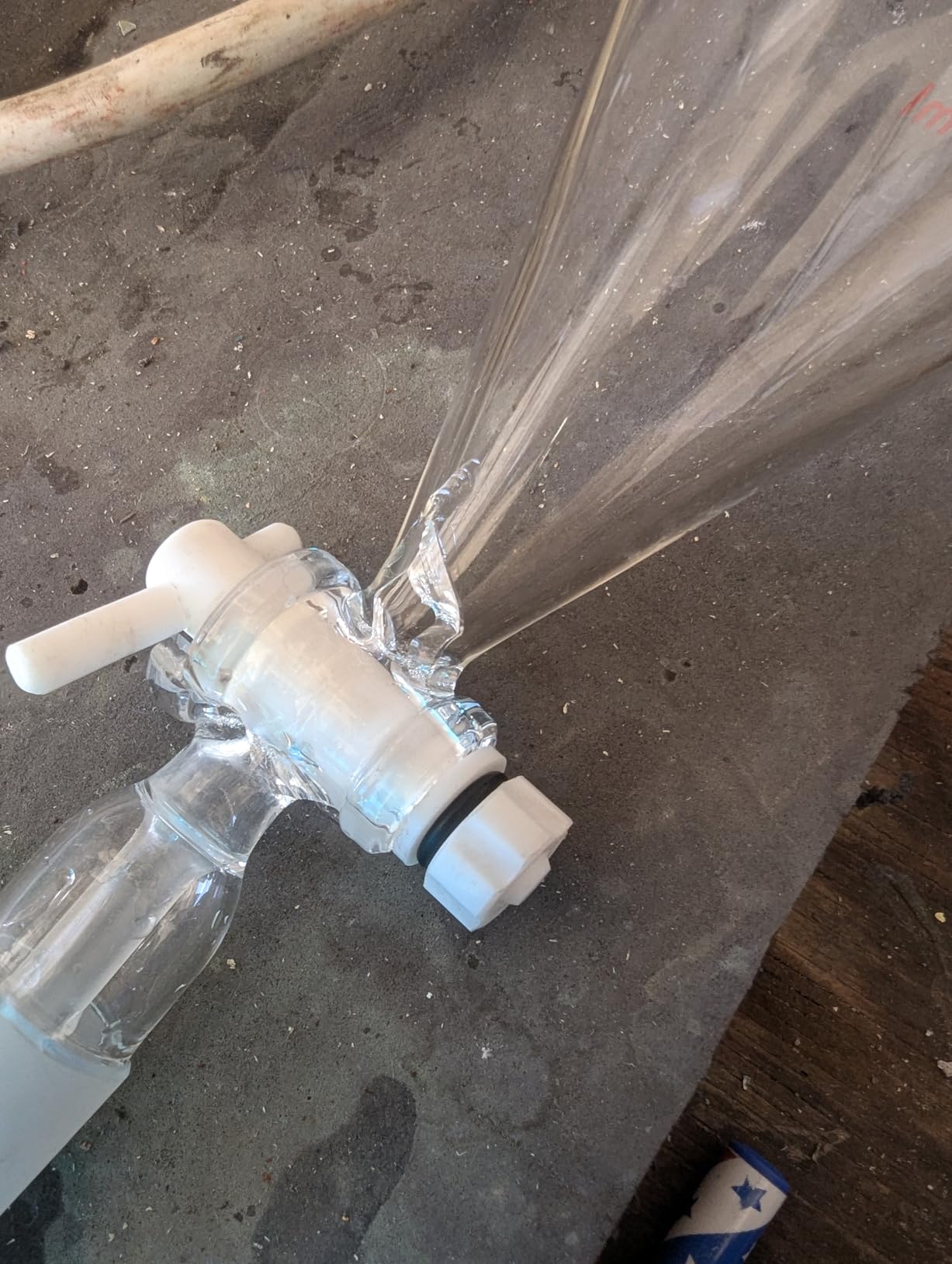 VEVOR Lab Distillation Kit, 3.3 Boro Lab Glassware Distillation Kit with 24, 40 Joint, 1000ml Essential Oil Distillation Apparatus Kit, 32 pcs Set of Glassware Equipment customer photo 2