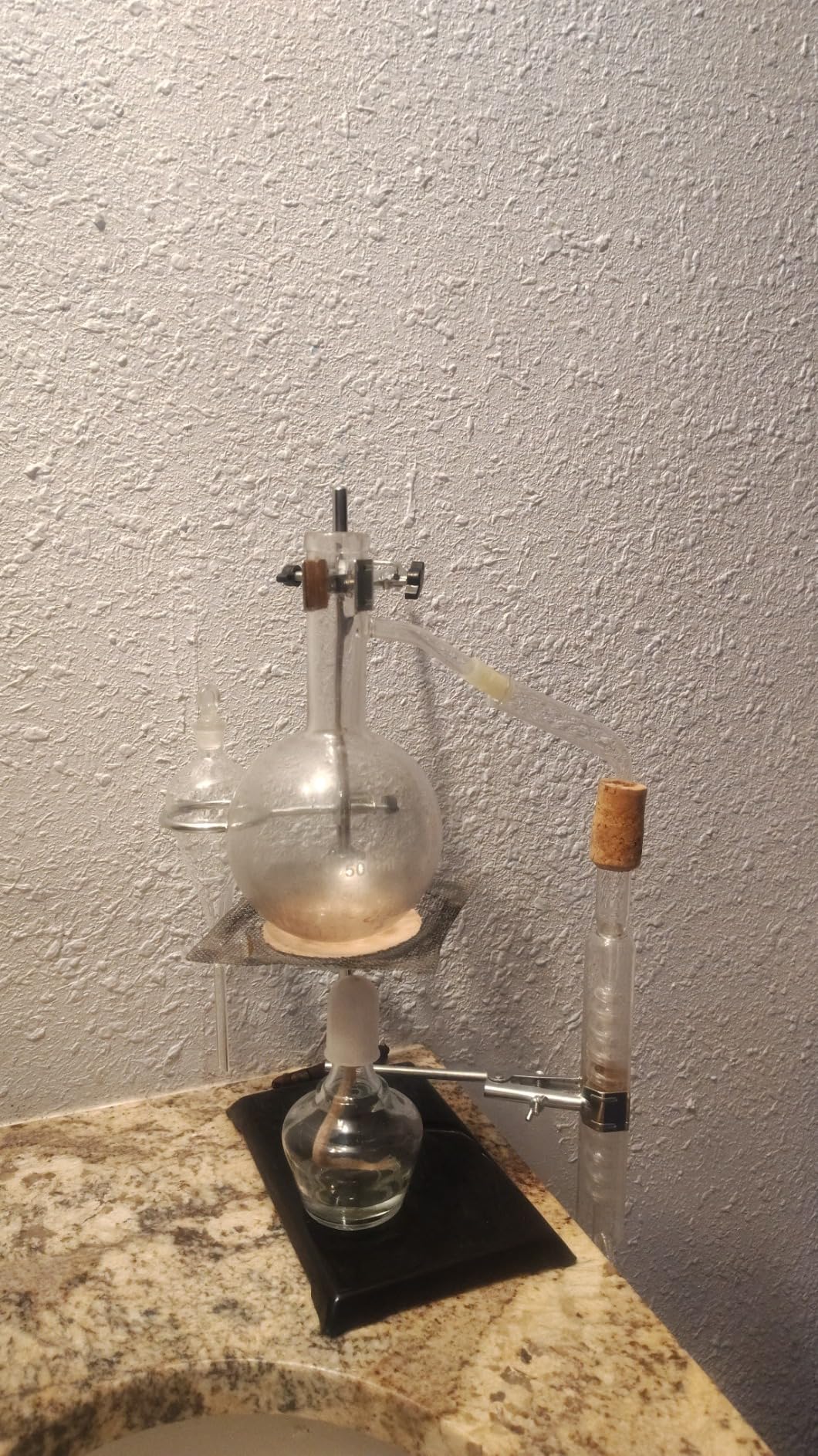 VEVOR Essential Oil Distillation Kit, 500ml Distillation Apparatus, 3.3 Boro Lab Glassware Distillation Kit with Alcohol Lamp, Ceramic Mesh and 24, 40 Joint, 28 pcs Set customer photo 1