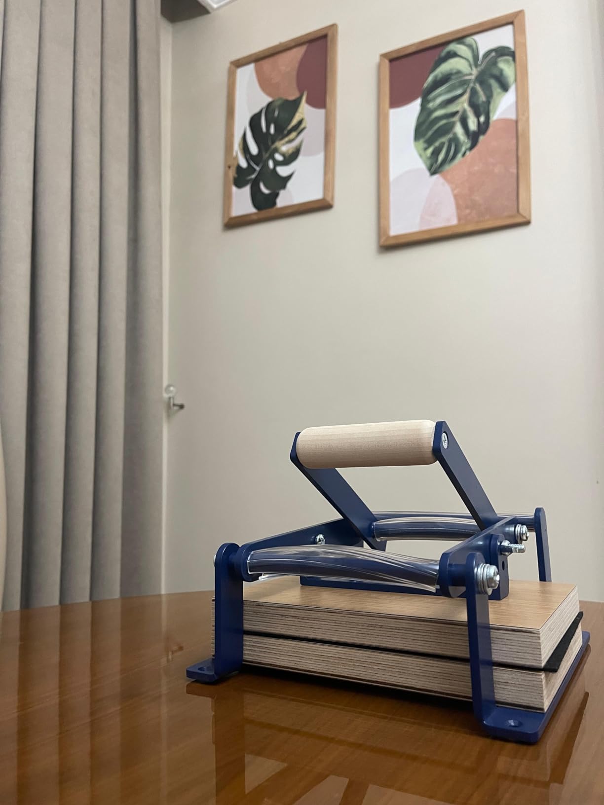 Linocut Press Machine - Lino Printmaking Tool for Relief & Block Printmaking - Manual Tabletop Art Press for Linoleum & Woodcut - A3 Size (16.5