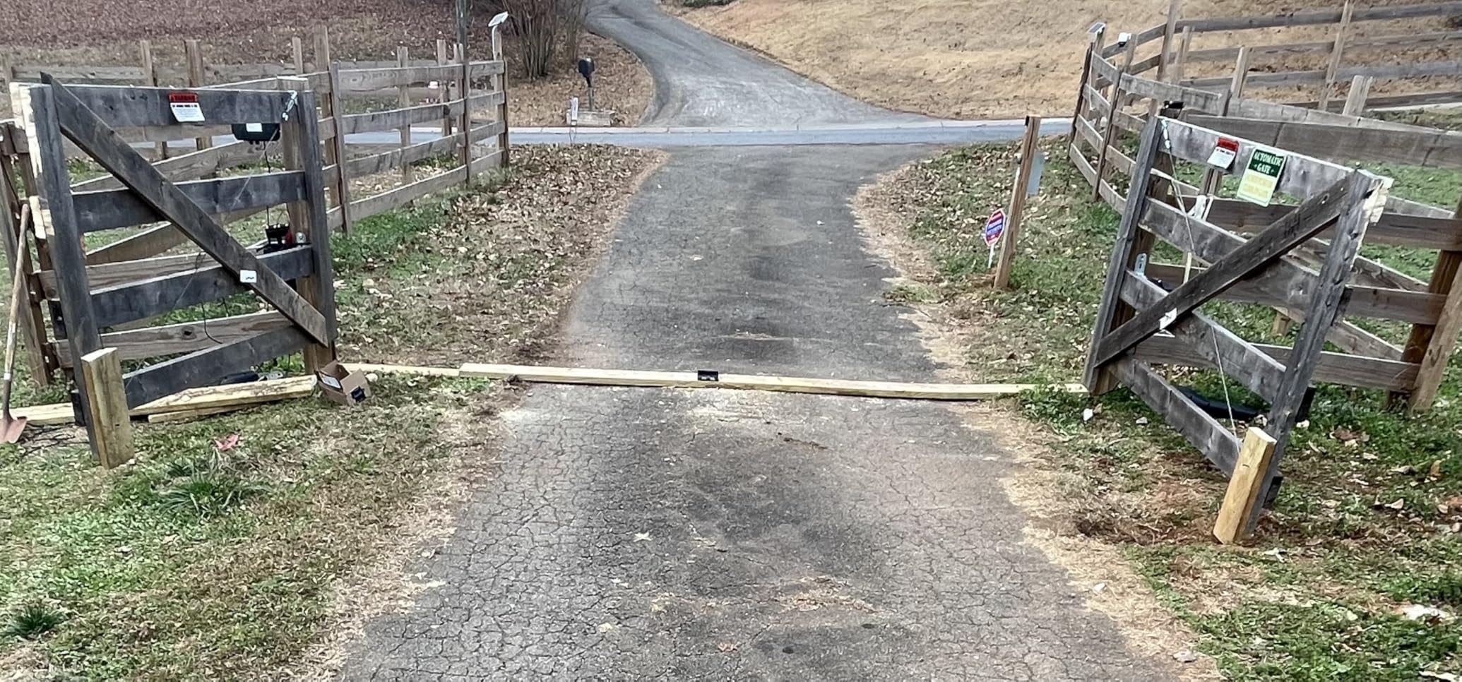 CO-Z Smart Gate Opener Kit, App Compatible Dual Swing Gate Opener for Doors up to 660lb*2, Automatic Electric Gate Opening System with Remote Controls & Release Keys for Driveway Home customer photo 2