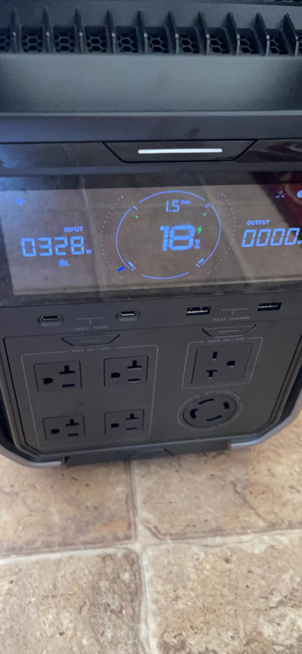 EF ECOFLOW Power Station 4096Wh DELTA Pro 3 with 400W Portable Solar Panel, 120/240V 4000W AC Output, Solar Generator for Home Use, Camping Accessories, Emergencies, Power Outages, RVs customer photo 1
