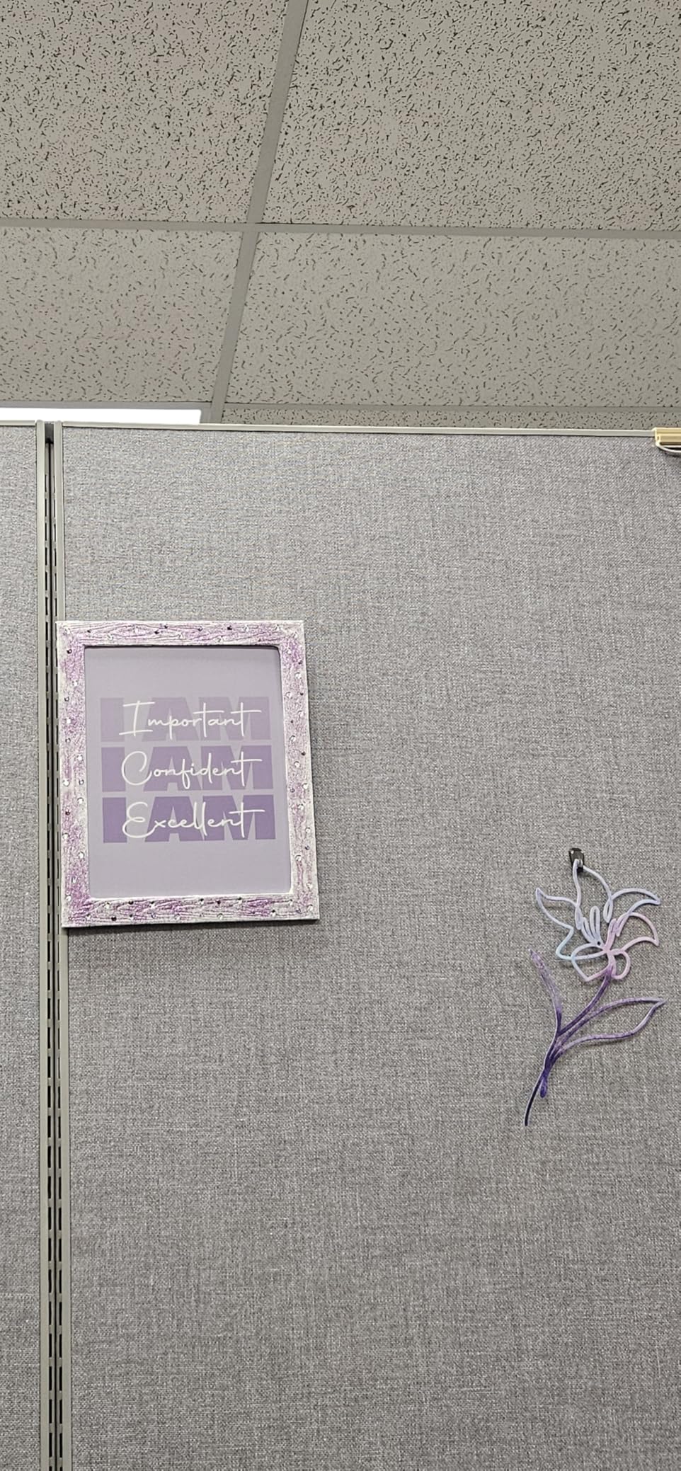 Oubasa Metal Flowers Wall Art Set of 3, Farmhouse Floral Home Decoration, Modern Line Art Flower Wall Decor for Living Room Bedroom Bathroom, Minimalist Botanical Wall Sculpture - Lily, Tulip, Rose customer photo 2