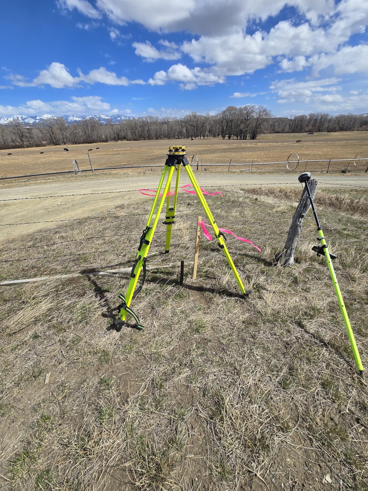 E1 Lite GNSS RTK Surveying Equipment, RTK GNSS GPS with IMU Rover & Base, GPS RTK Handheld Collector with Software, 1cm Accuracy, 1408 Channels, 60° Tilt Survey, 10-15km UHF Range customer photo 1