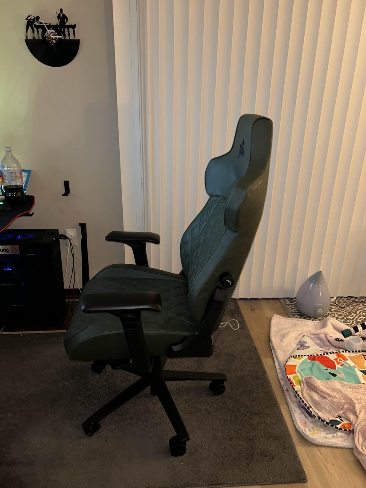 Corsair TC500 Luxe Gaming Chair - Premium Breathable Fabric - Wide Seat - Five-Way Adjustable Armrests - Adjustable Built-in Lumbar Support - 90-135 Degree Recline - Frost customer photo 1