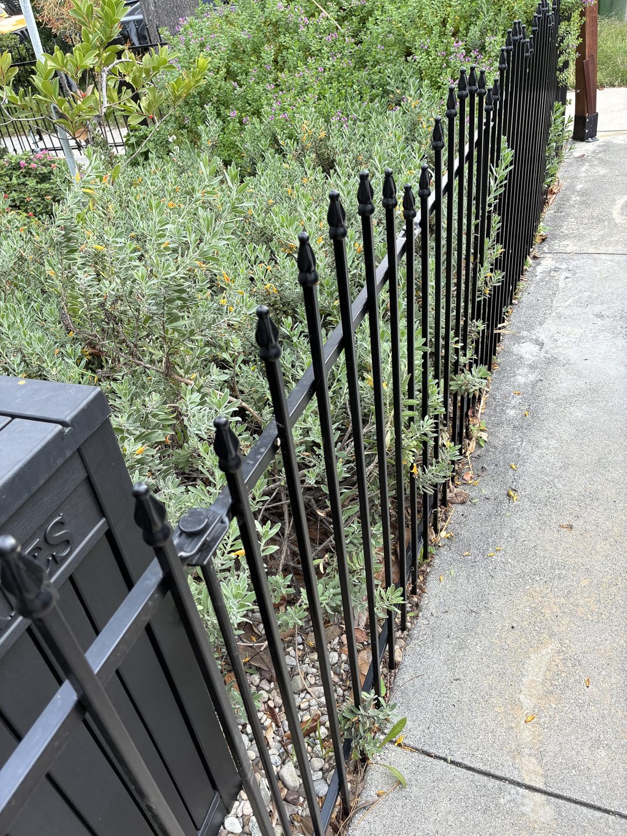 Metal Garden Fence with Gate 36 in H x 12 ft L, 1 Gate + 5 Panels Border Dog Fence Panels Animal Barrier, No Dig Garden Fencing for Yard Patio Flower Bed Lawn Outdoor, Arch Black customer photo 1