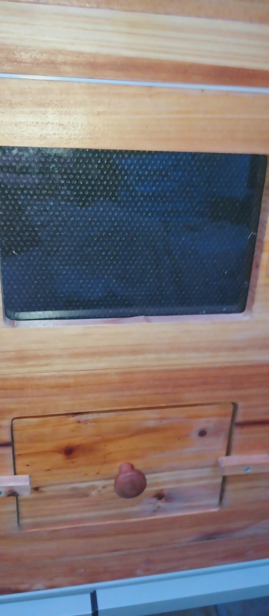 Aivituvin Bee Hive Bee Box 10 Frame Upgrade with All-Around Metal Frame Bee Castle Coated with 100% Beeswax Includes Waxed Foundations, 2 Deep Boxes & 1 Medium Box customer photo 1