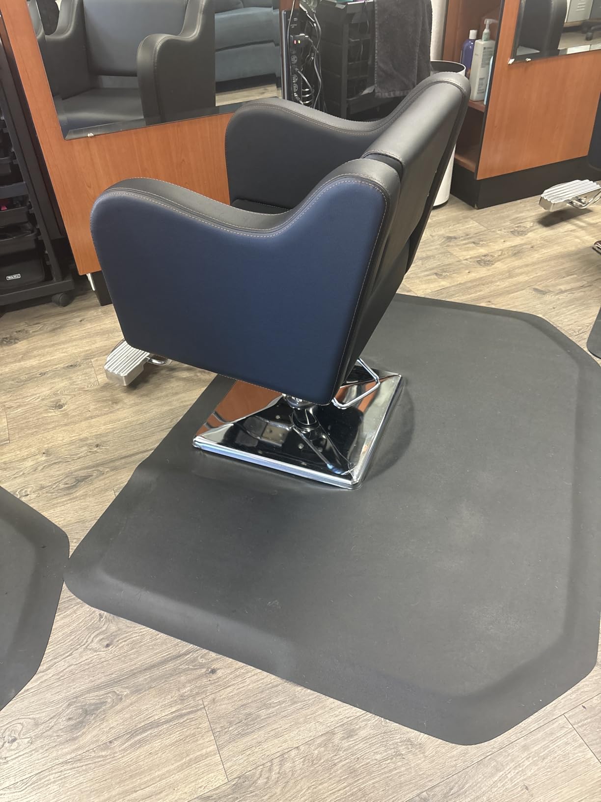 Hairdresser Barber Salon Chair, Capacity 330 Lbs - with Heavy Duty Hydraulic Pump, 360° Swivel Adjustable Spa Beauty Equipment customer photo 2