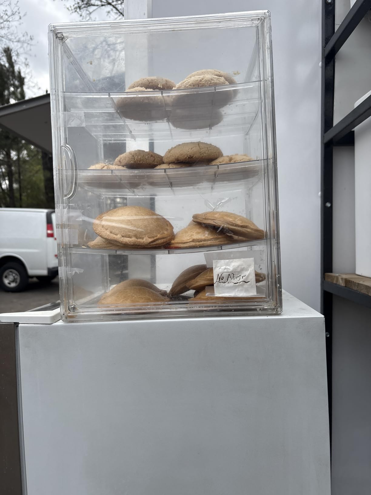 Pastry Display Case,Bread Box for Kitchen Countertop,4 Layers Adjustable Clear Bread Storage with Magnetic Door Bakery Pastry Display 15.5x11.4x9.8inch, 1 Pack customer photo 1