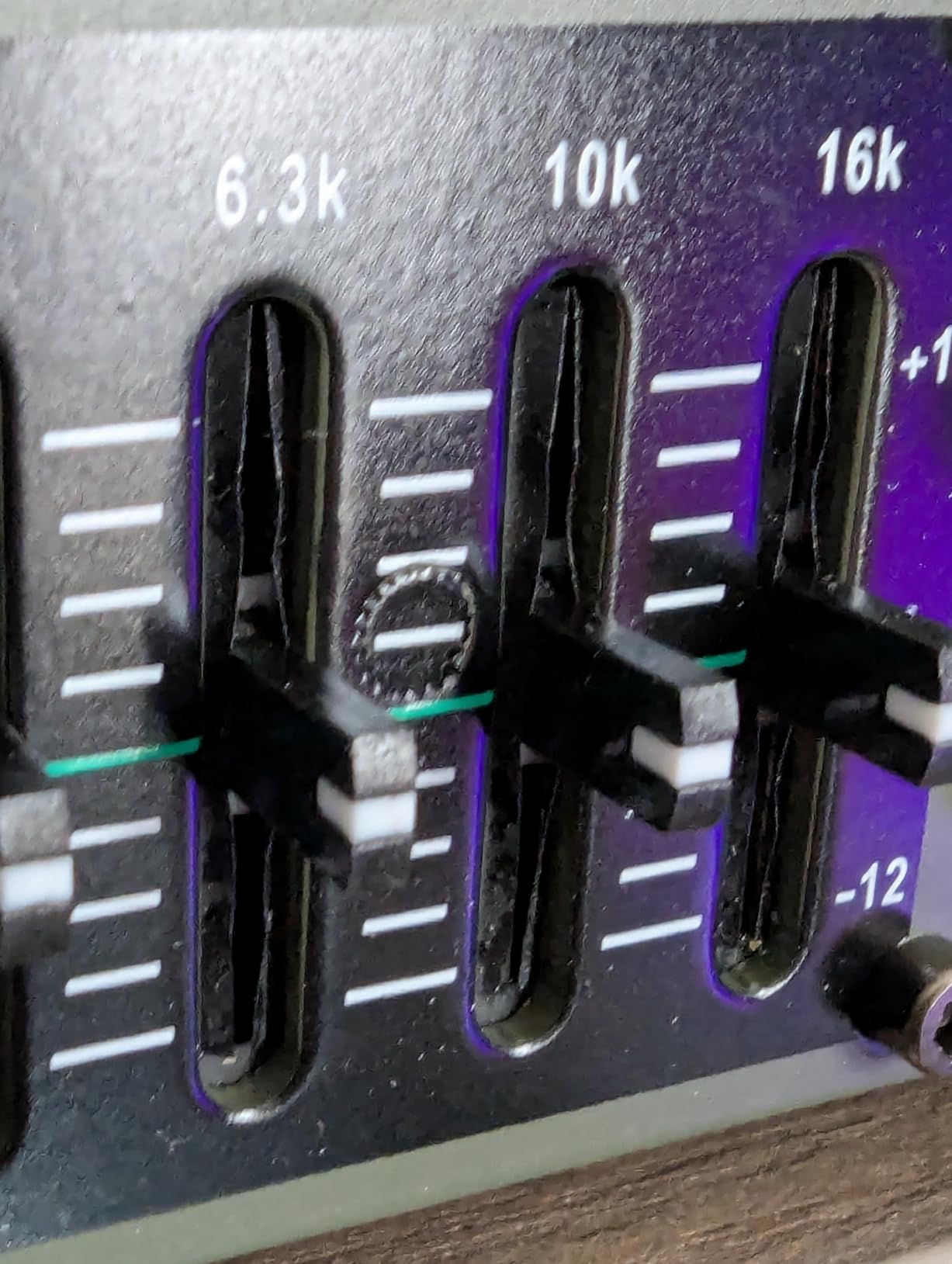 Graphic Equalizer 15-Band Stereo EQ for Home Audio, Dual Channel Professional DJ Equalizer, Noise Reduction 1U Rack Mount (EQ-215) customer photo 1