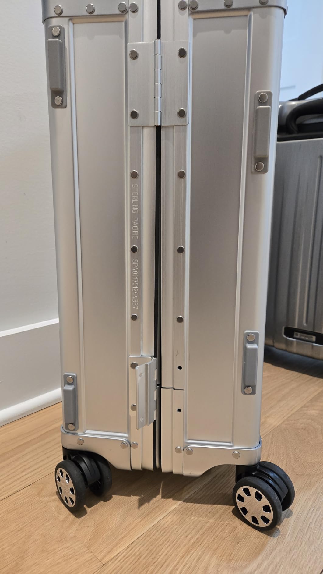 Sterling Pacific 40L Cabin Travel Case - Full Aluminum Four Wheel Carry On Luggage, Italian Leather Handles customer photo 1