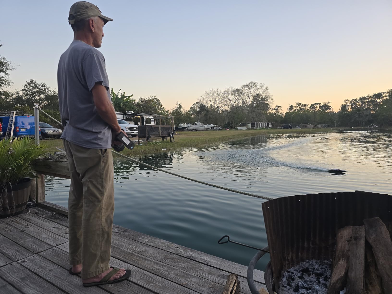 BEZGAR RC Boat, 18 inch Big Brushless Remote Control Boat for Adults and Kids, 55 KPH Large Fast RC Speed Boats with 2500mAh Battery customer photo 1