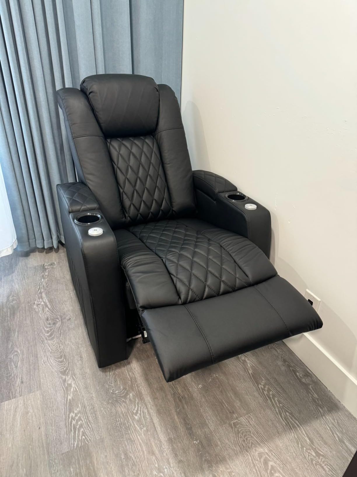 comfiroom Top Grain Leather Home Theater Seating Seats, Classic Series Dual Power Movie Gaming Sofa Movie Theater Chairs Recliner Sofa with Type-C USB Charger Cup Holders (Black, Row of 2) customer photo 10