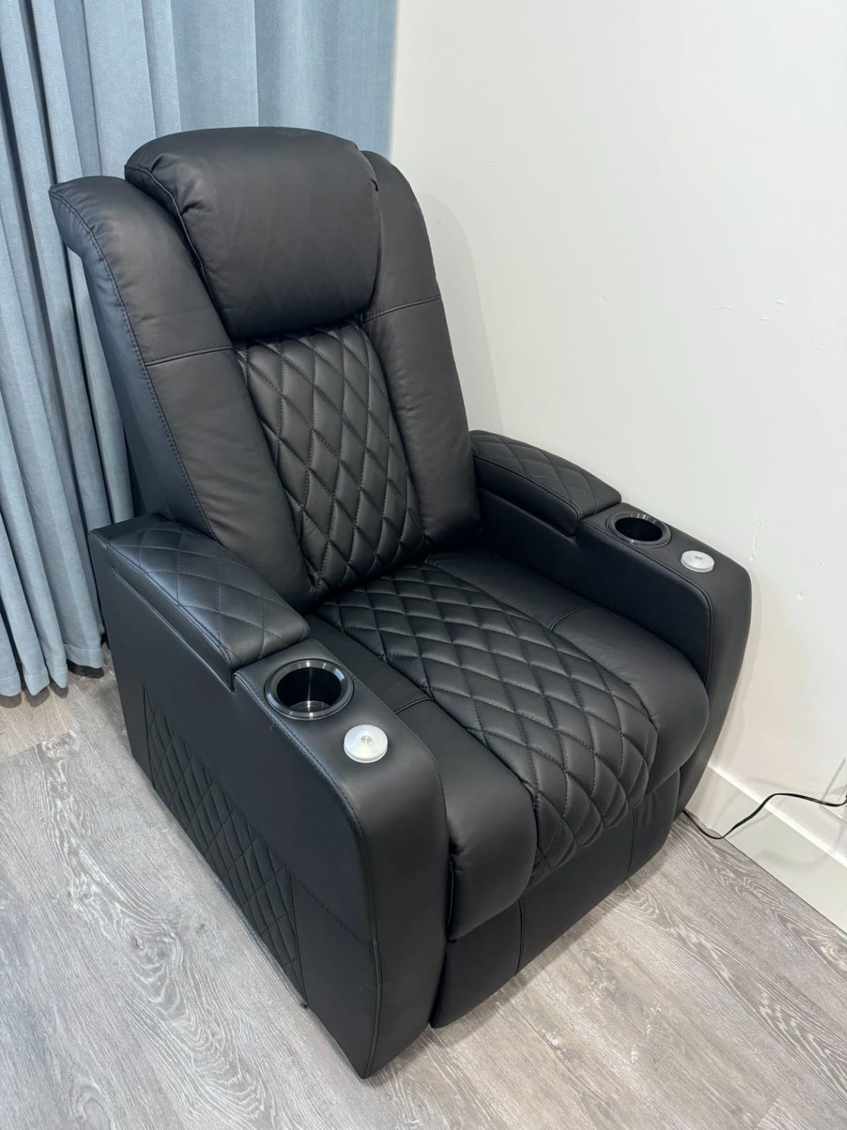 comfiroom Top Grain Leather Home Theater Seating Seats, Classic Series Dual Power Movie Gaming Sofa Movie Theater Chairs Recliner Sofa with Type-C USB Charger Cup Holders (Black, Row of 2) customer photo 7