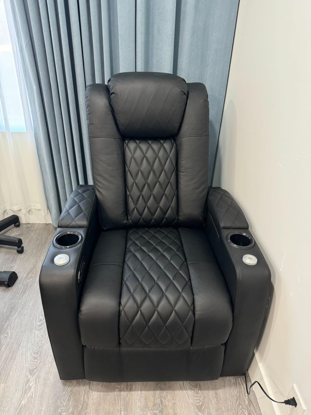 comfiroom Top Grain Leather Home Theater Seating Seats, Classic Series Dual Power Movie Gaming Sofa Movie Theater Chairs Recliner Sofa with Type-C USB Charger Cup Holders (Black, Row of 2) customer photo 9