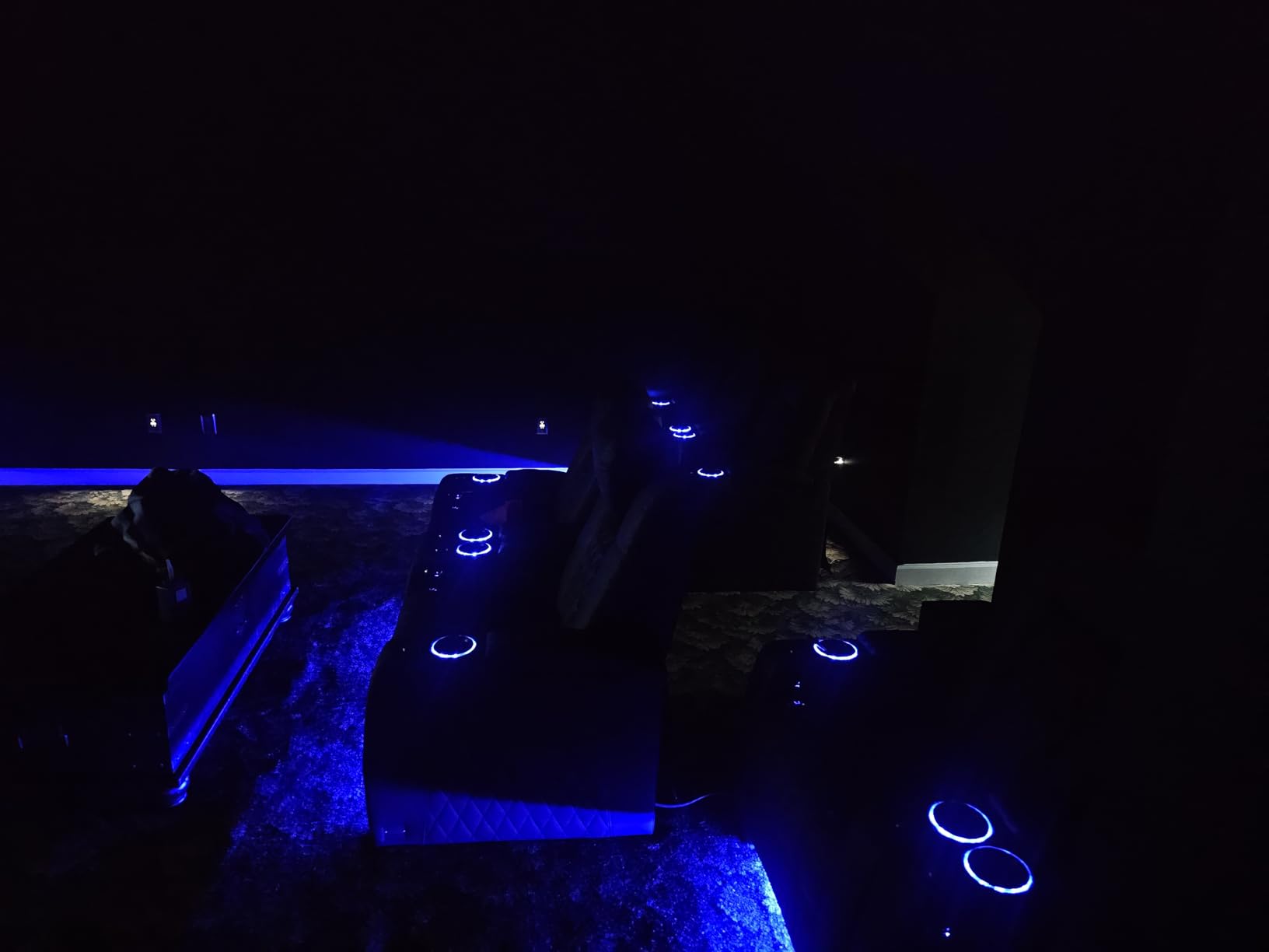 comfiroom Leather Home Theater Seating Classic Series Dual Power Electric Headrest Game Seats Movie Theater Chairs Theater Recliner Sofa with Type-C USB Charger (Black, Row of 3) customer photo 2