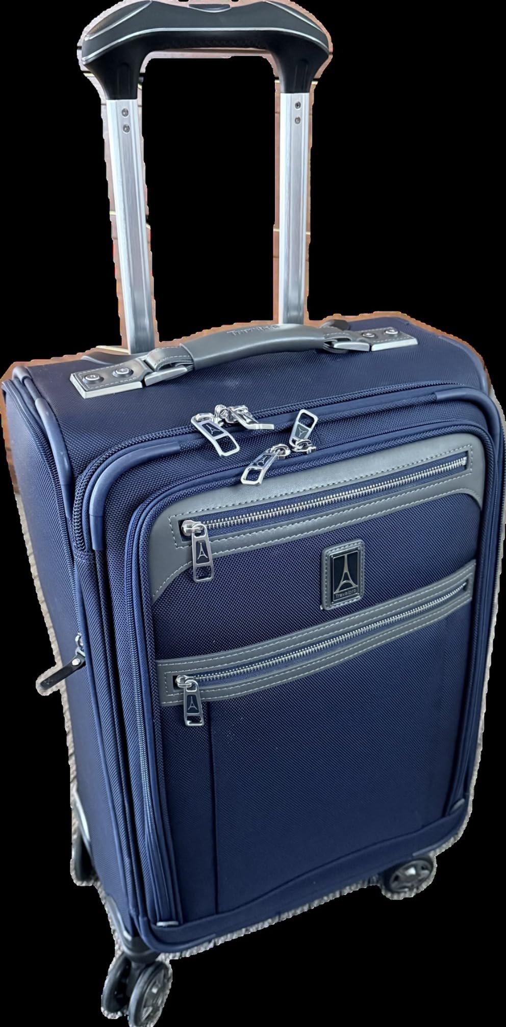 Travelpro Platinum Elite Softside Expandable Carry on Luggage, 8 Wheel Spinner Suitcase, USB Port, Suiter, Men and Women, Dark Blue, Carry On 21-Inch customer photo 1