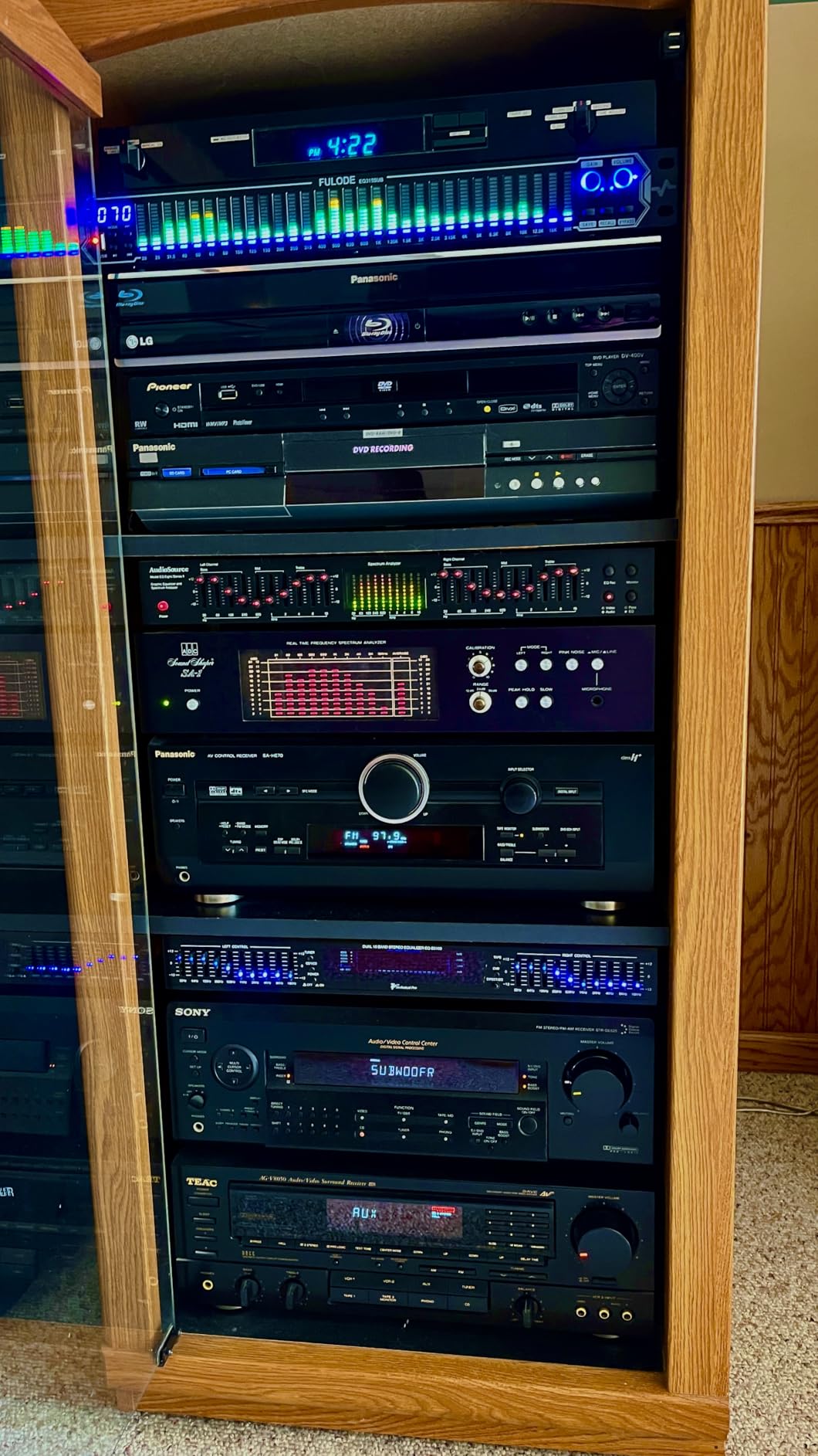 Home Audio Equalizer,Professional 31-Band Digital Equalizer,Noise Reduction Rack Mount Audio Spectrum Analyzer,Stereo graphic equalizer Real-time frequency level display customer photo 1