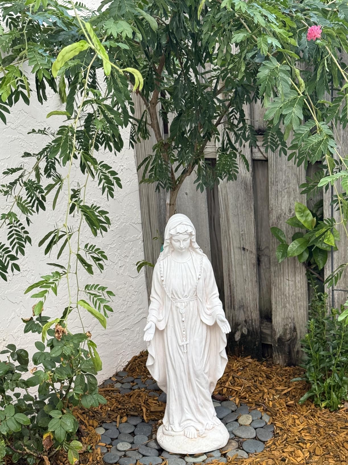 YOLENY 51'' Large Outdoor Garden Nymph Statue, Goddess of Spring Flowers, Roman Style Sculptures Decorations, Religious Garden Statue for Patio Lawns customer photo 1