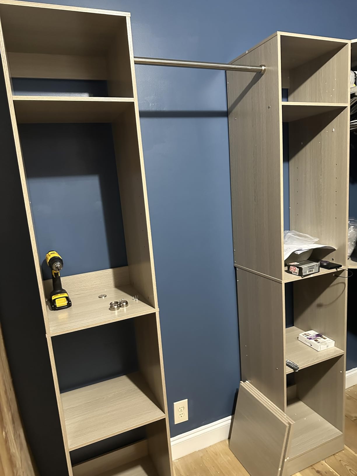 Corner Closet System with 12 Shelves, 39.2