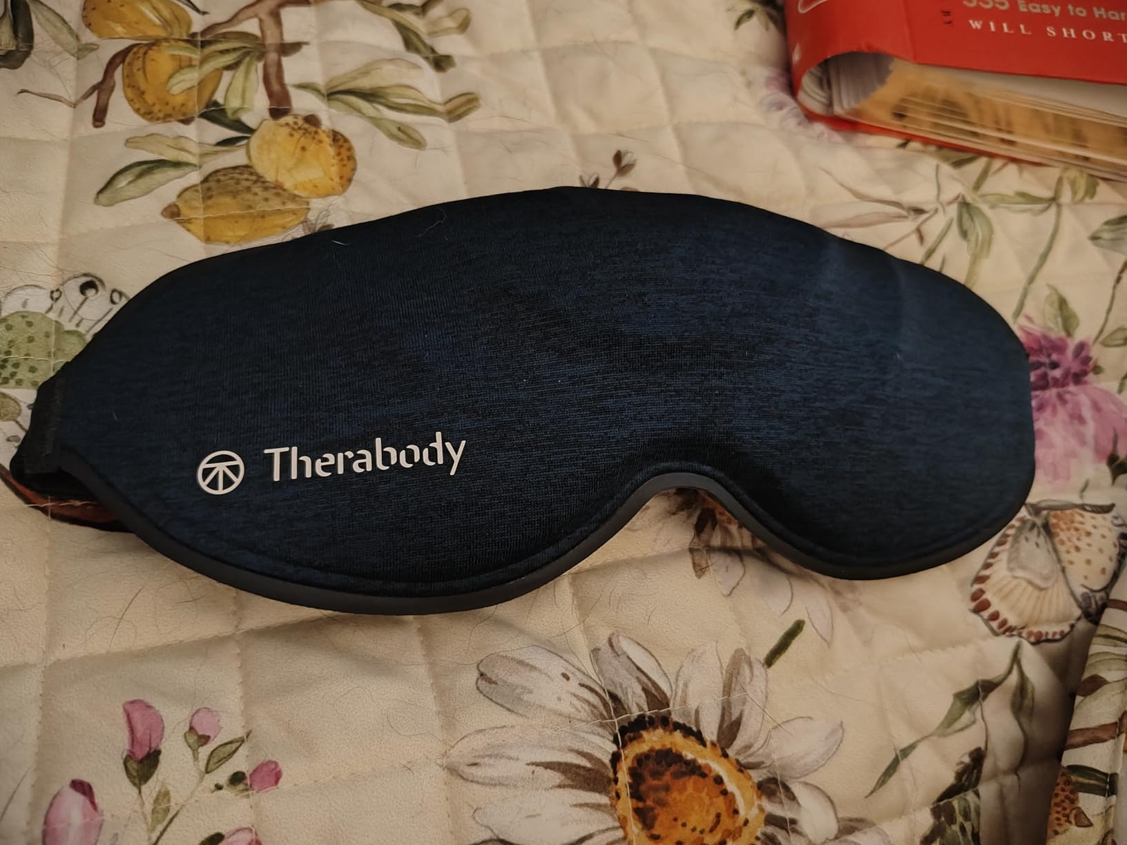 Therabody Sleep Mask Ultra-Comfortable, 100% Blackout Sleep Eye Mask with Gentle Eye Massager Vibration for Stress Relief, Headache Relief & Self Care - Facial Massager for Women & Men customer photo 2