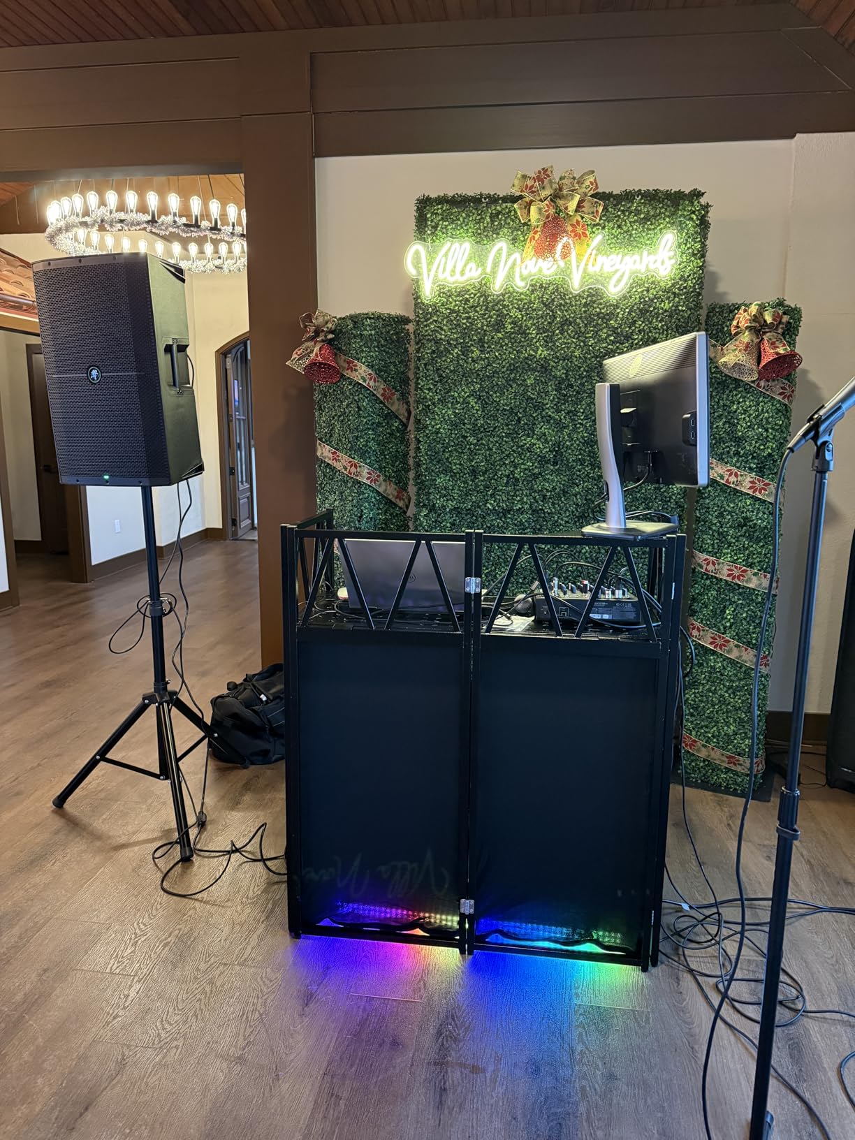 DJ Table Stand Portable Booth, All-Metal Heavy-Duty Foldable DJ Stand, Iron Plate Surface DJ Facade Booth, with 8 Machine-Washable Scrims, Travel Bag customer photo 1