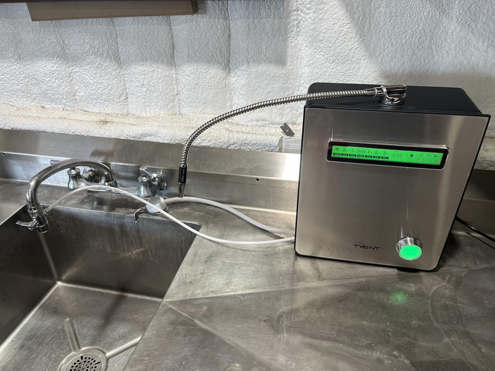 Tyent - Edge 9 Water Ionizer - Dual Filtration System - Hydrogen Enhanced Water Purification - Adjustable pH Settings with Turbo Mode - Touchscreen Interface & Auto-Flow Stop - Advanced Filtration customer photo 2