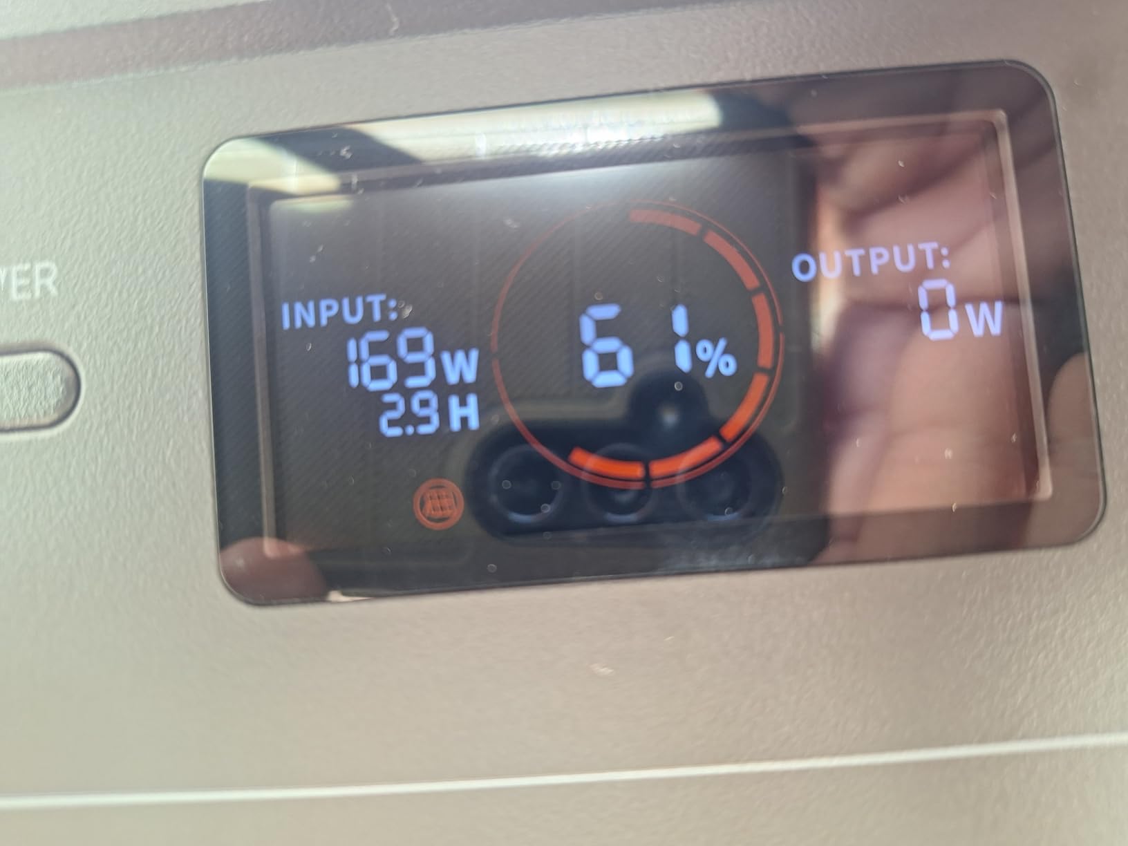 200W Portable Solar Panel for Power Station,23.5% Efficiency Mono Foldable Solar Charger with Solar Angle Guide for Jackery/Bluetti/EcoFlow/Anker,IP67 Waterproof for Camping RV Off-Grid Backup customer photo 1