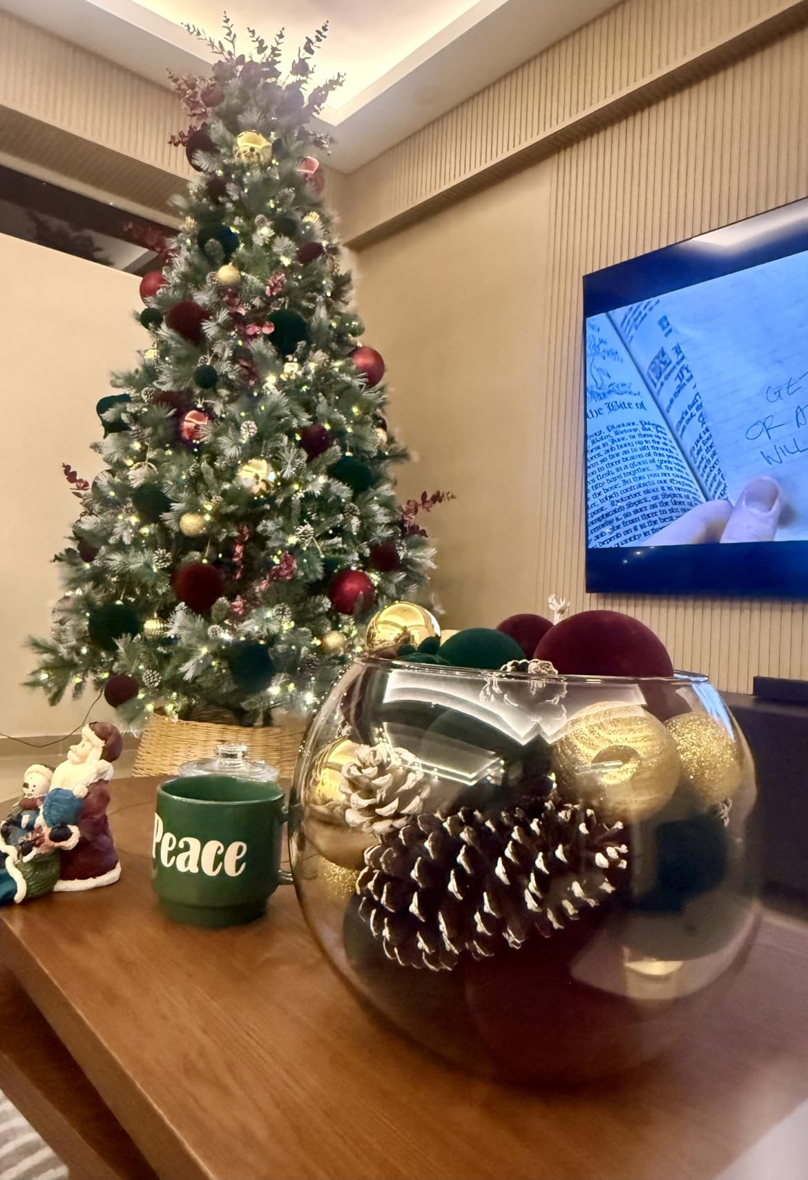 Best Choice Products 9ft Pre-Lit Scotch Pine Christmas Tree, Premium Pre-Decorated Artificial Holiday Decor w/ 2,020 Branch Tips, 2-in-1 White and Multicolor LED Lights, Cordless Setup customer photo 2