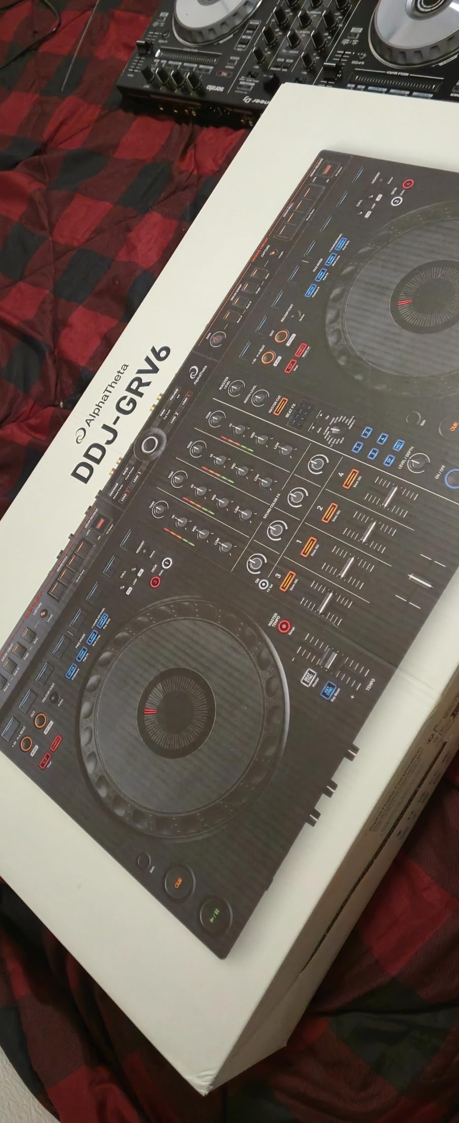 AlphaTheta DDJ-GRV6 4-channel DJ Controller with Groove Circuit customer photo 1