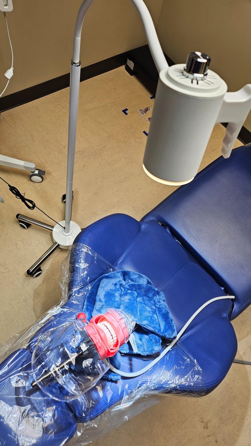 12W Exam Light,Mobile Surgical Examination Lamp,LED Medical Exam Lamp with 5 Stainless Steel Mute Universal Wheels customer photo 1