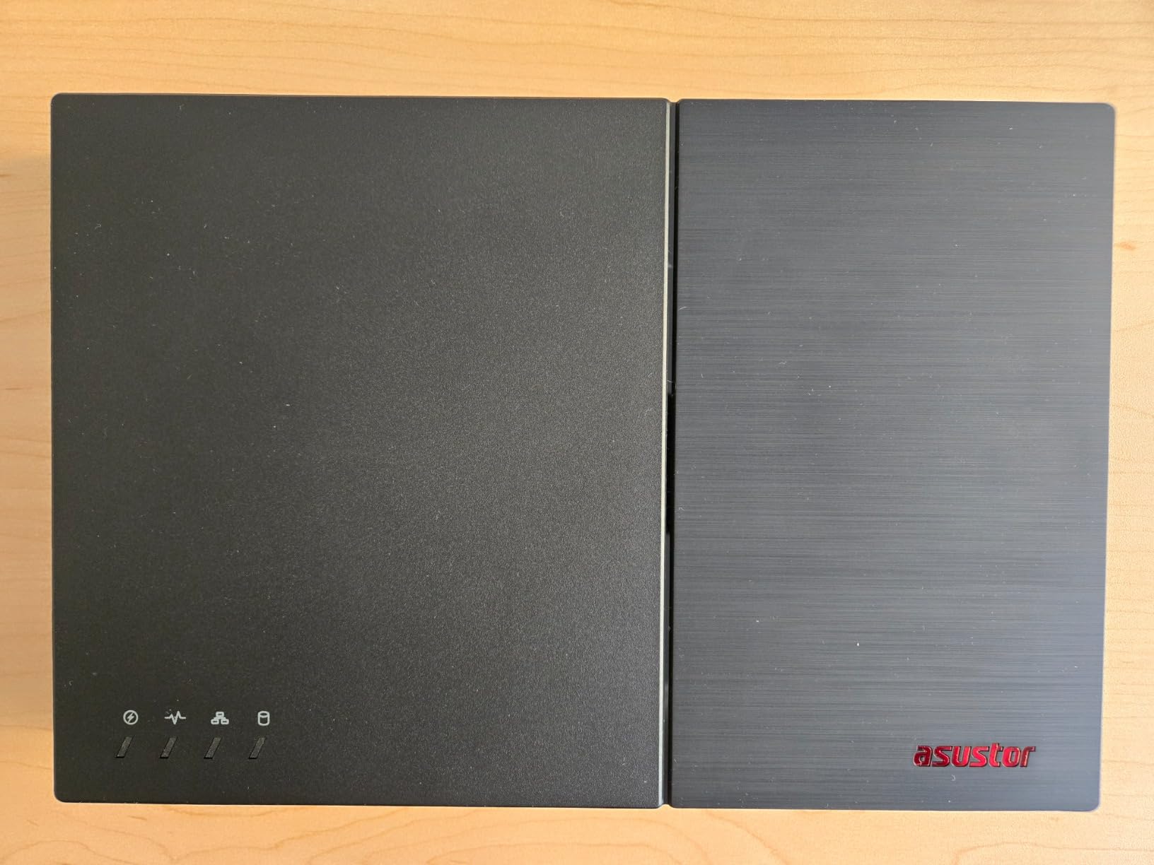 FLASHSTOR 12 Pro Gen2 FS6812X, 12 Bay All M.2 SSD NAS, AMD Ryzen Quad Core 2.3GHz, 16GB RAM ECC DDR5, Dual 10GbE, Network Attached Storage for Video & Content Creators (Diskless) customer photo 1