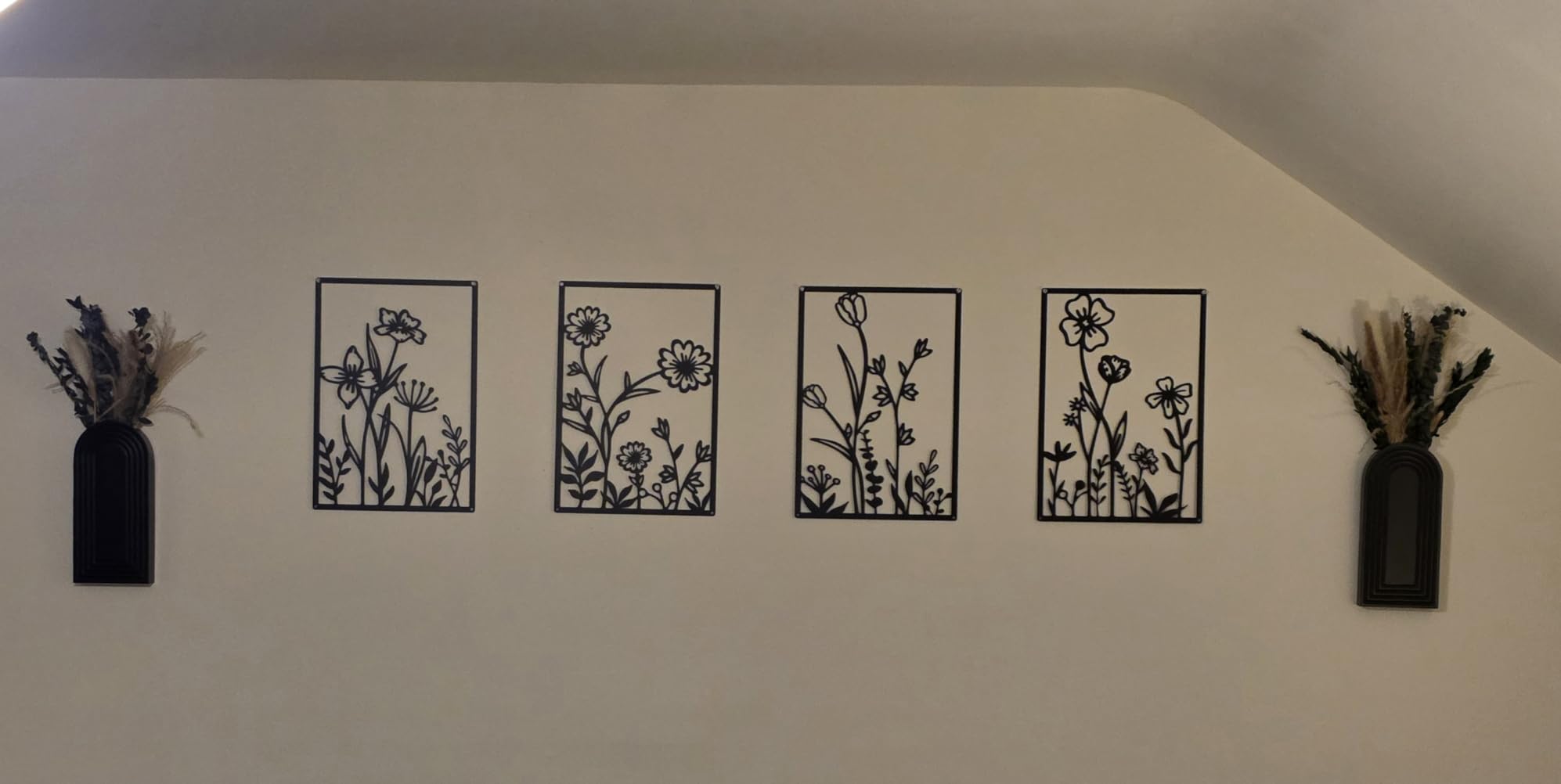 Sokurdeg Black Metal Flowers Wall Decor, Minimalist Floral Wall Hanging Art, Black Abstract Line Wall Art Sculptures for Bedroom Bathroom Living Room (4 Pcs, 12 x 17 in) customer photo 1