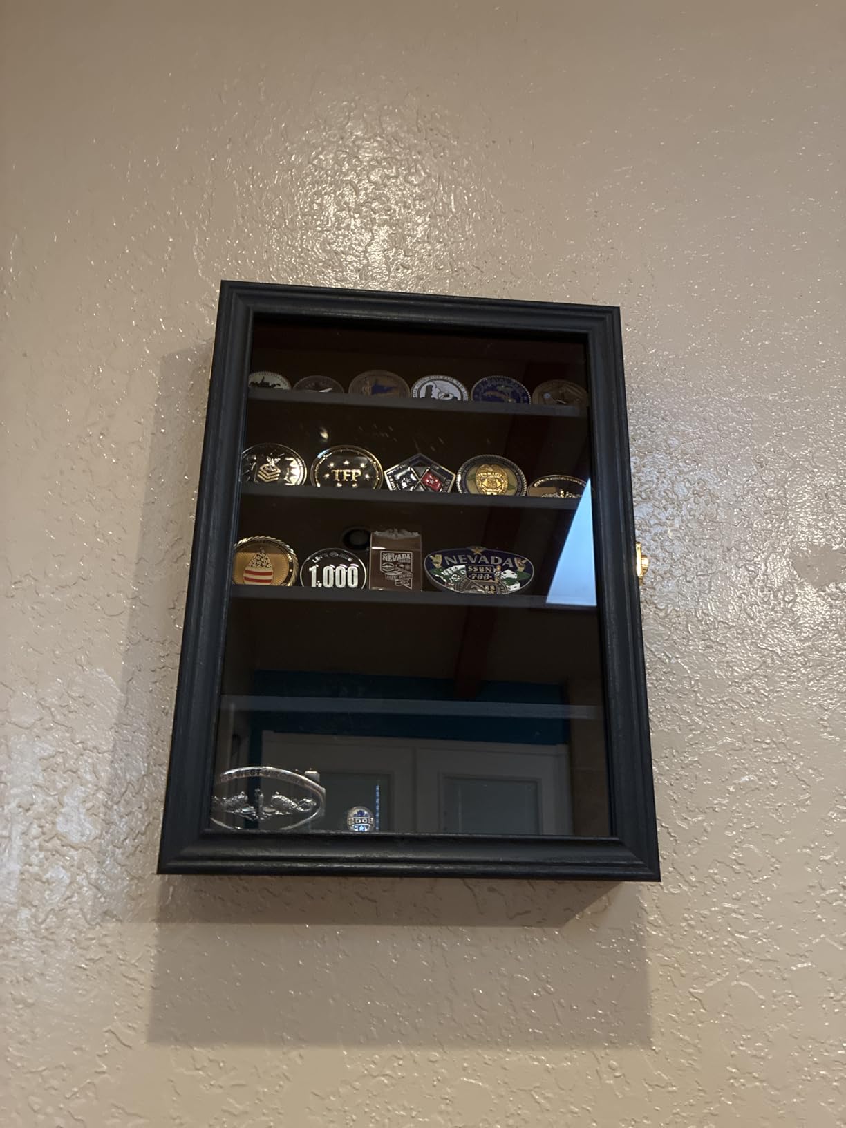 PiaoHao Premium Challenge Coin Display Case, Lockable Military Shadow Box with Removable Shelves, Solid Wood Wall Mounted Medal & Pin Display Frame with UV Protection Acrylic Door, Black customer photo 2