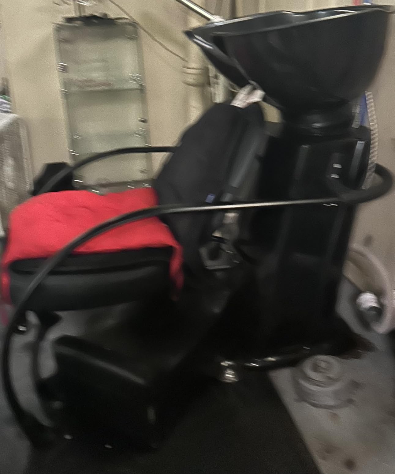 Baasha Black and Gold Shampoo Chair, Professional Shampoo Bowl and Chair Set for Salon, Comfortable Barber Backwash Chairs with Memory Sponges Cushion customer photo 2