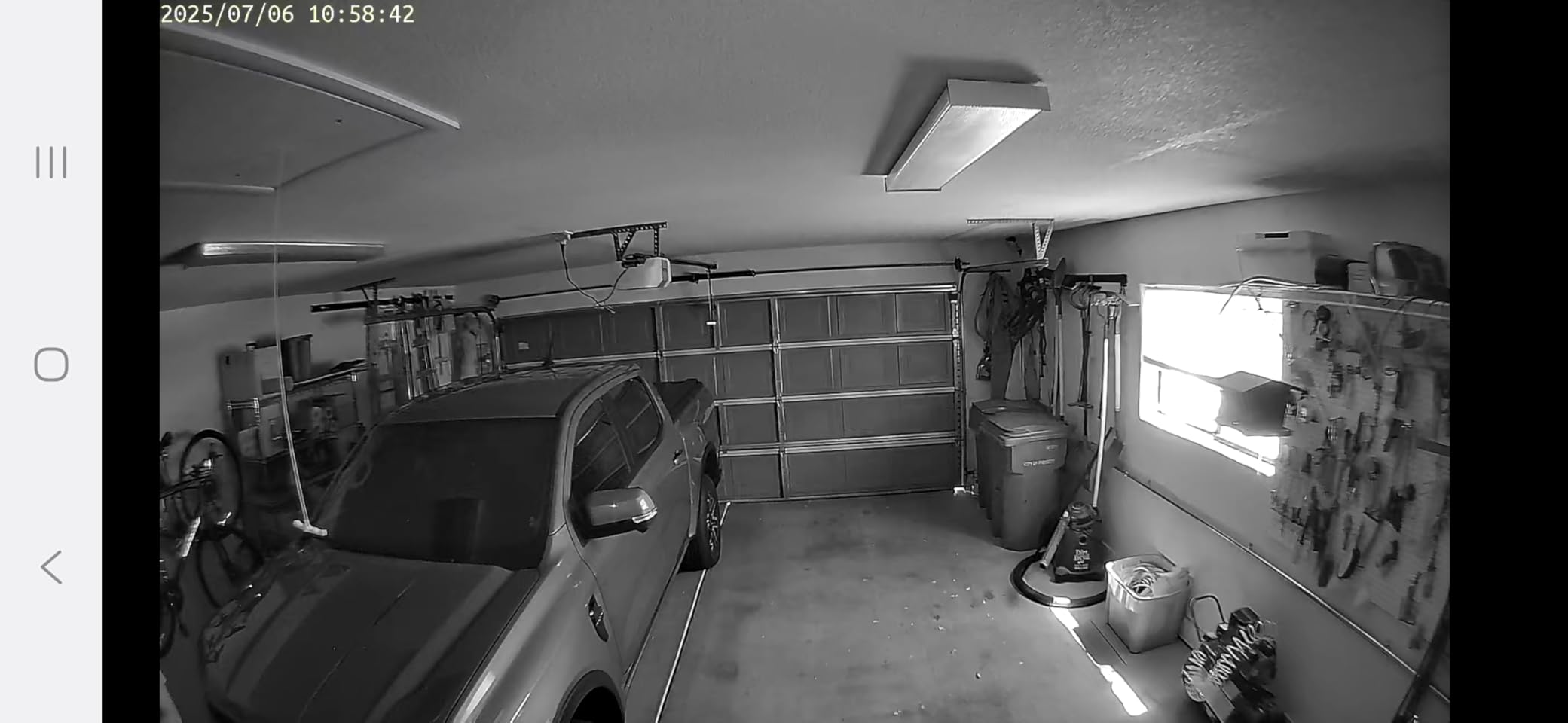 Energizer Smart 5GHz Garage Door Opener, 2K Camera, Remote Access, 2-Way Audio, True Color Night Vision, Motion Alerts, Works with Alexa, Google customer photo 1