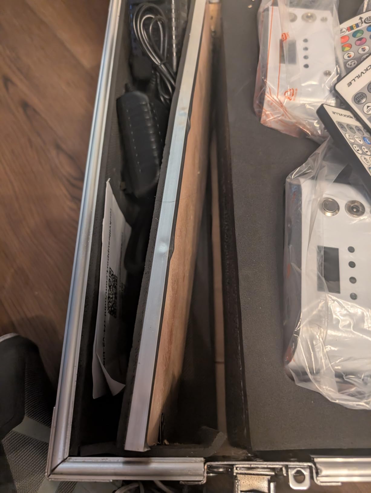 Rockville 8 Pack MINI RF4 V2 Black LED Par Wash Up Lights with Charging Case, RGBWA+UV, App, Wireless DMX, Rechargeable, Perfect for DJ/Events customer photo 2