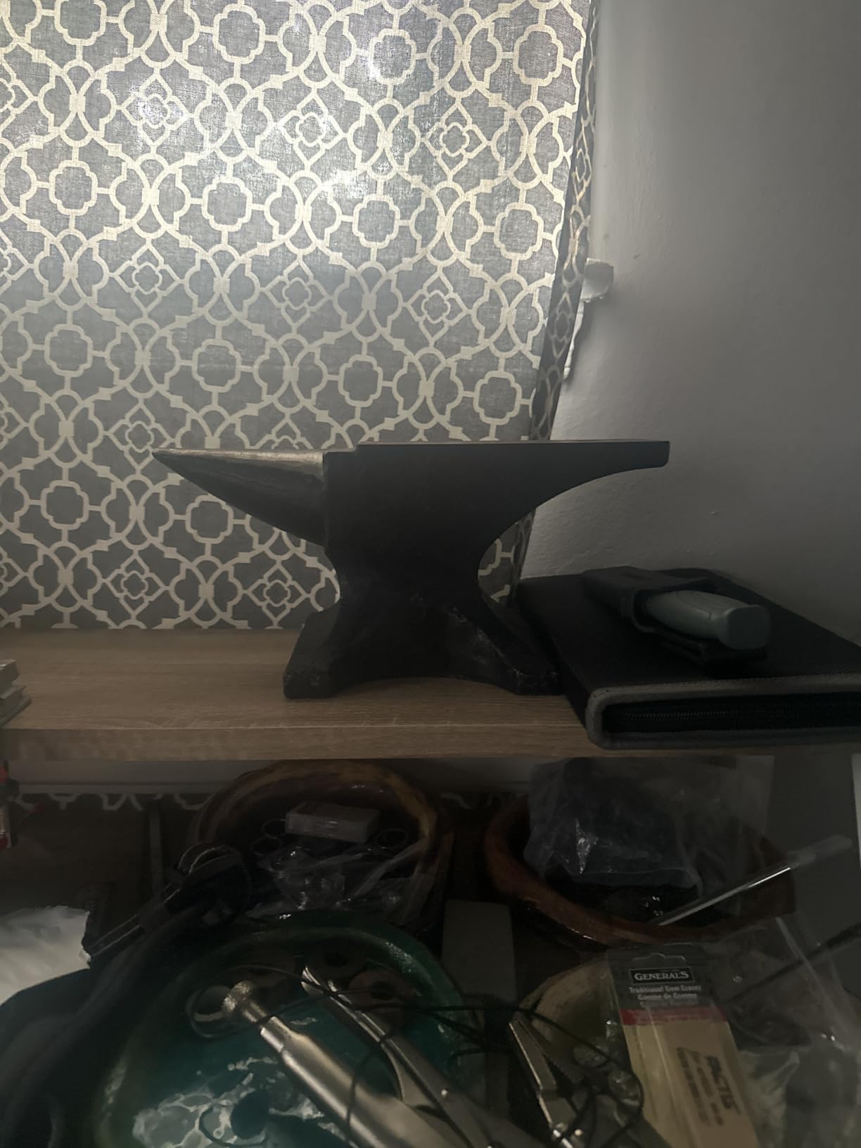 VEVOR Single Horn Anvil, 25lbs Cast Steel Anvil with Stable Base, Metal Working Tool for Blacksmiths customer photo 1
