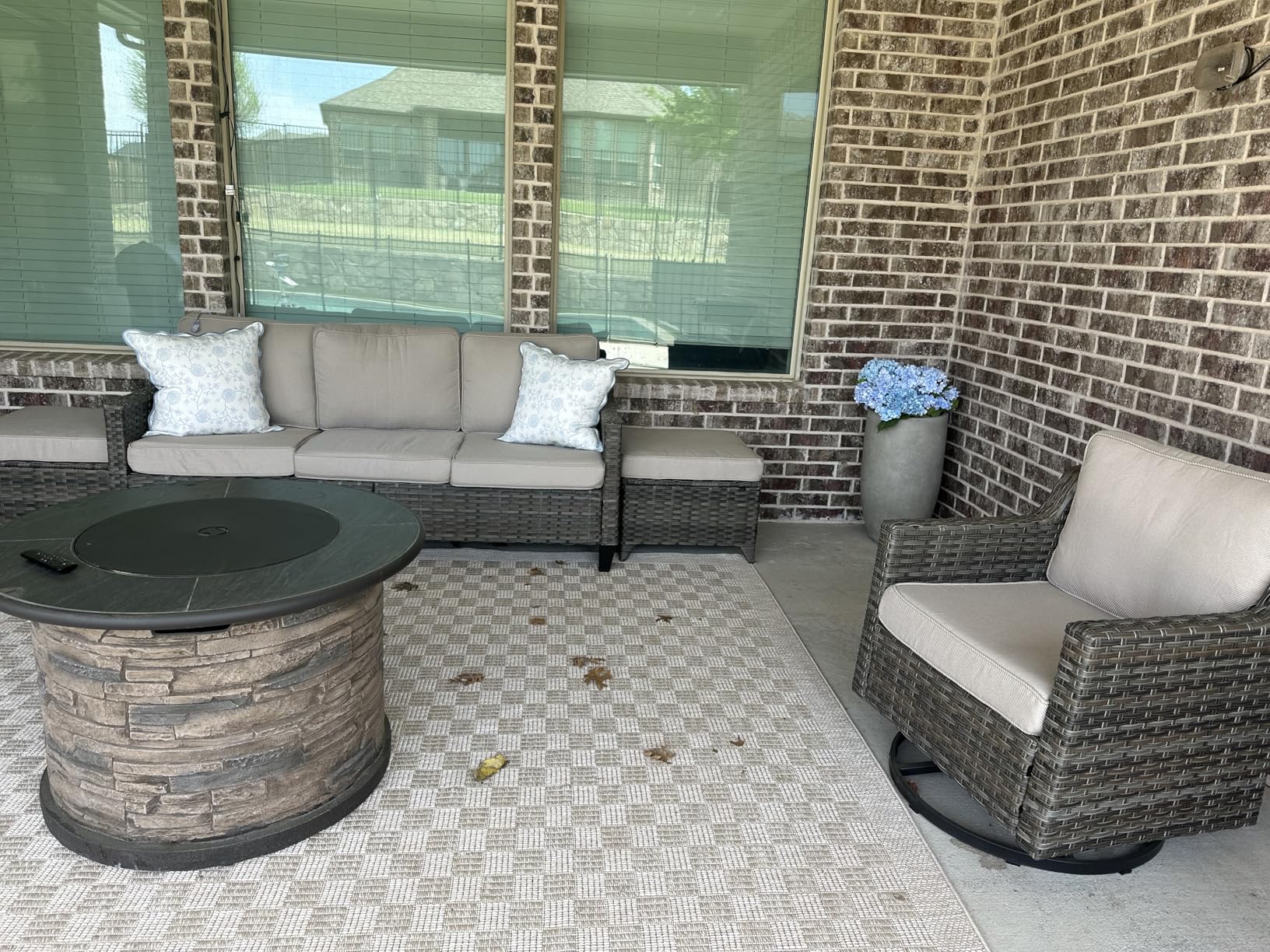 Kante 24 Inch Tall Round Concrete Planter, Large Indoor Outdoor Plant Pots with Drainage Hole and Rubber Plug, Modern Decorative Garden Pots, Textured Weathered Concrete customer photo 1