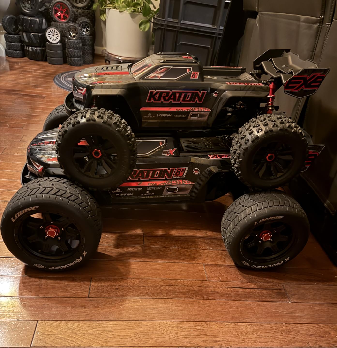 ARRMA RC Truck 1/8 KRATON 4X4 6S BLX BRUSHLESS V6 Speed Truck RTR customer photo 2